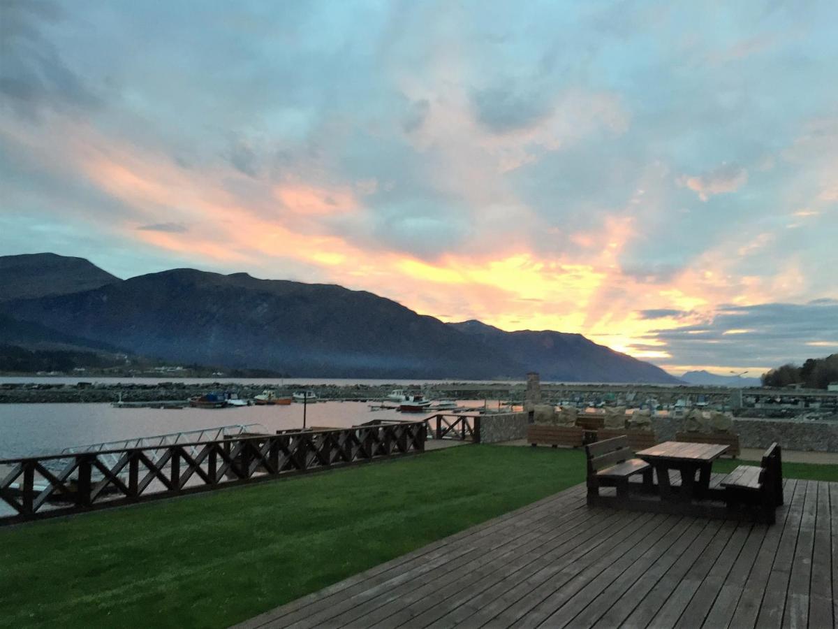Solstrand Fjord Holiday Eidsvag  Ngoại thất bức ảnh